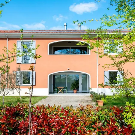 Apartment Casa55 Olmo In Campagna Al Piano Terra